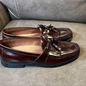 Men’s Johnston & Murphy brown loafers shoes size 11.5